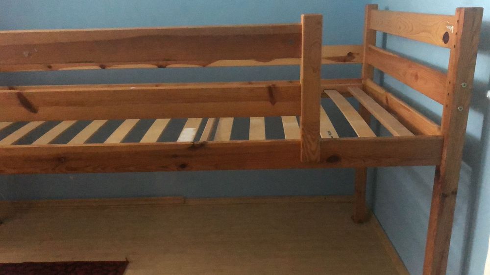 Vand pat etajat lemn masiv import germania cu scara si tobogan