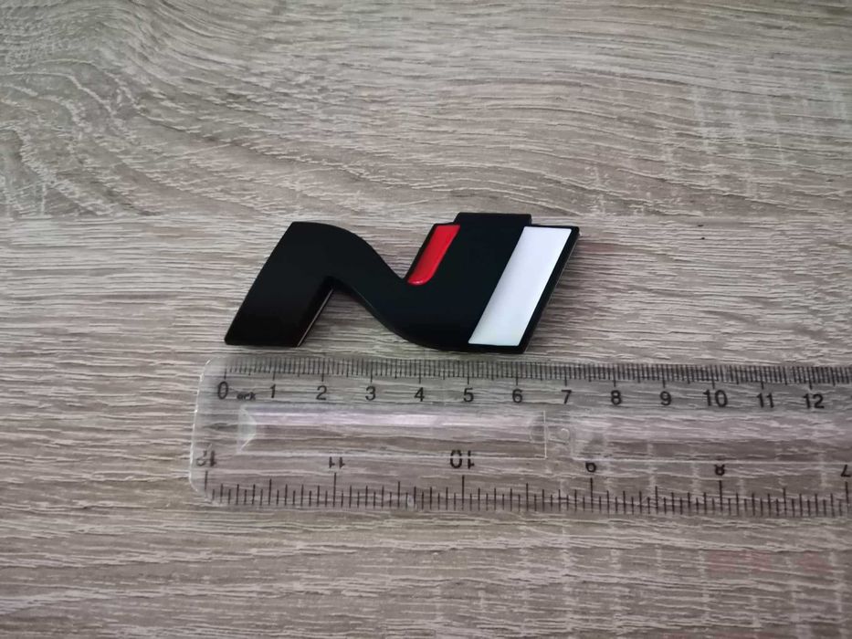 черна емблема Хюндай Ен Hyundai N