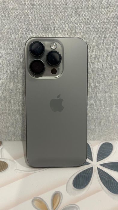 Продаю Айфон 15 про