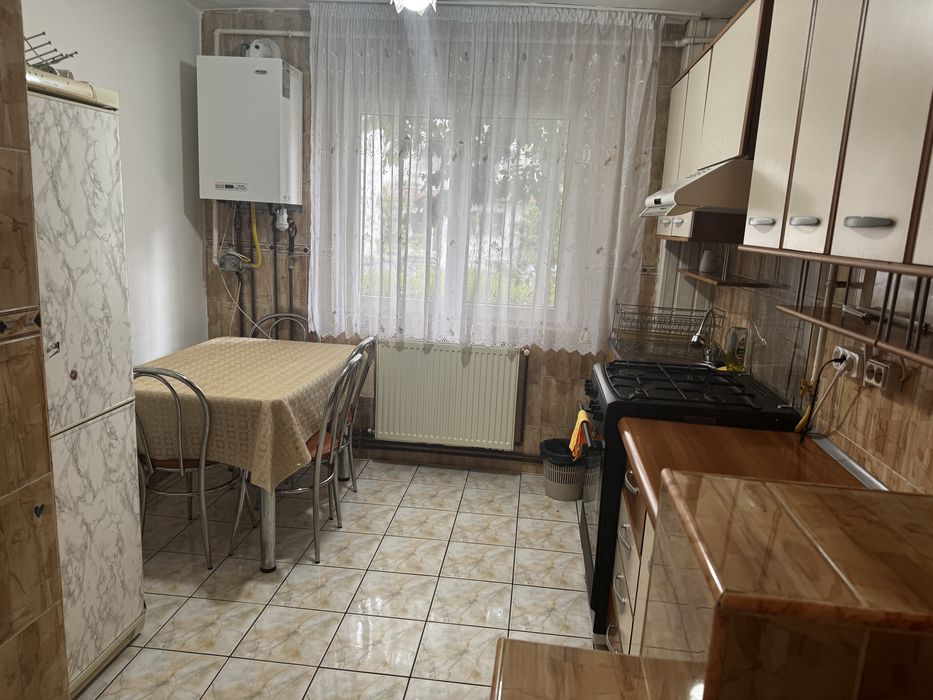 Apartament de închiriat – parter