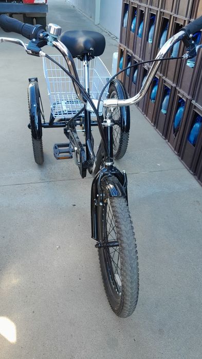 Bicicleta cu trei roti