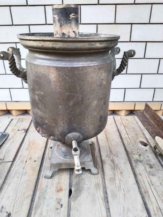 Продам самовар дровяной на7 -8литров.