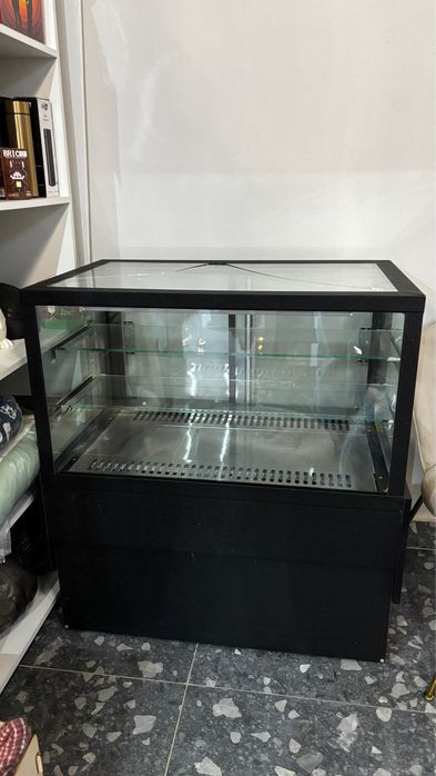 Витринный холодильник