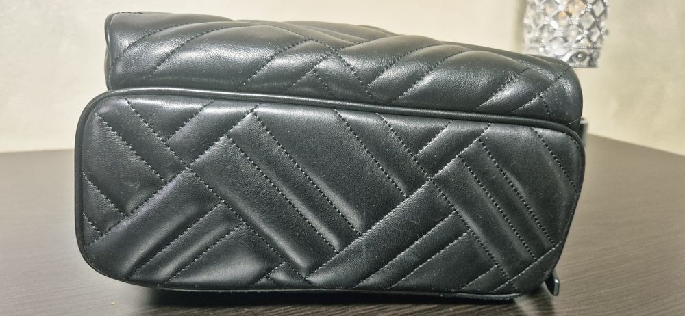 Rucsac Michael Kors  din piele . Nou.