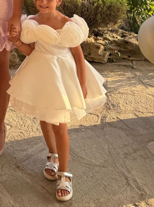 Бяла кукленска рокличка