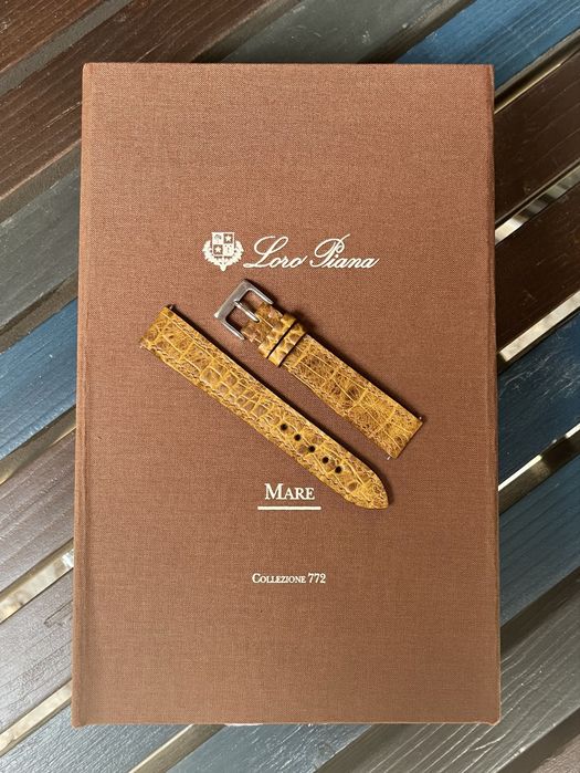 Curea pentru ceas lucrata manual din piele italiana unica