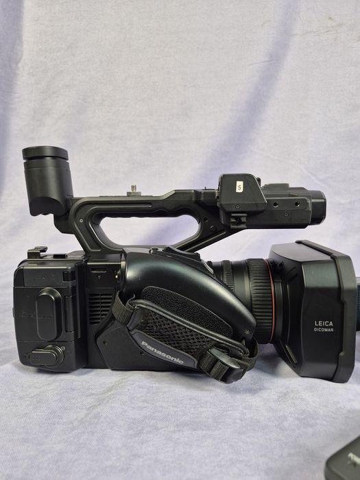 Видеокамера Panasonic AG-UX180