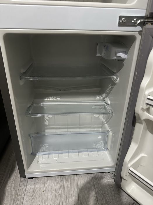 Продам мини холодильник