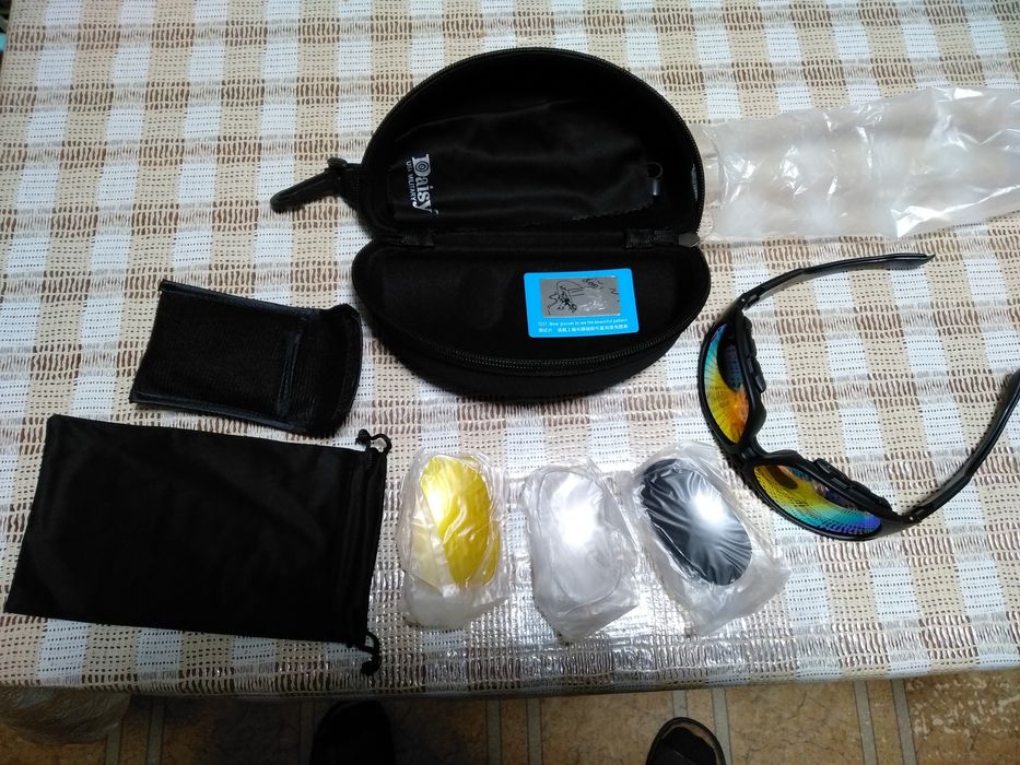 Продам очки, солнцезащитные.