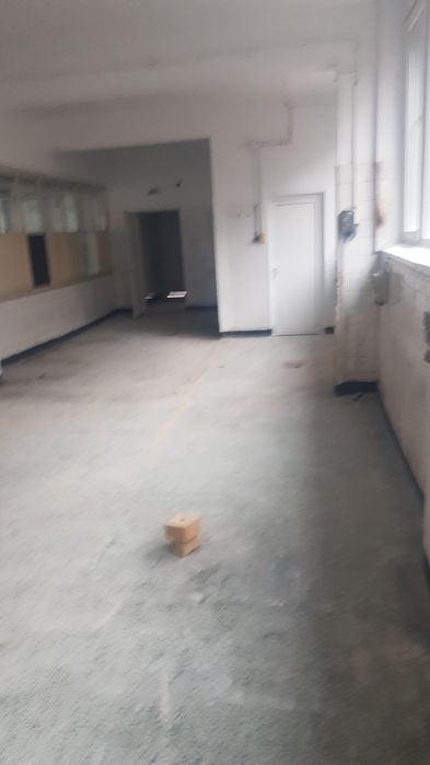 Отдава под наем промишлен имот