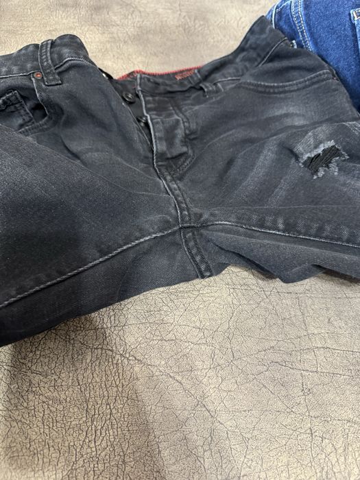 Детски дънки размер 32 в син и черен цвят