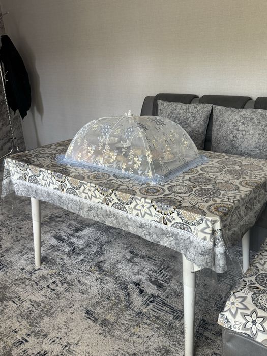 Уголок с накидками в комплекте