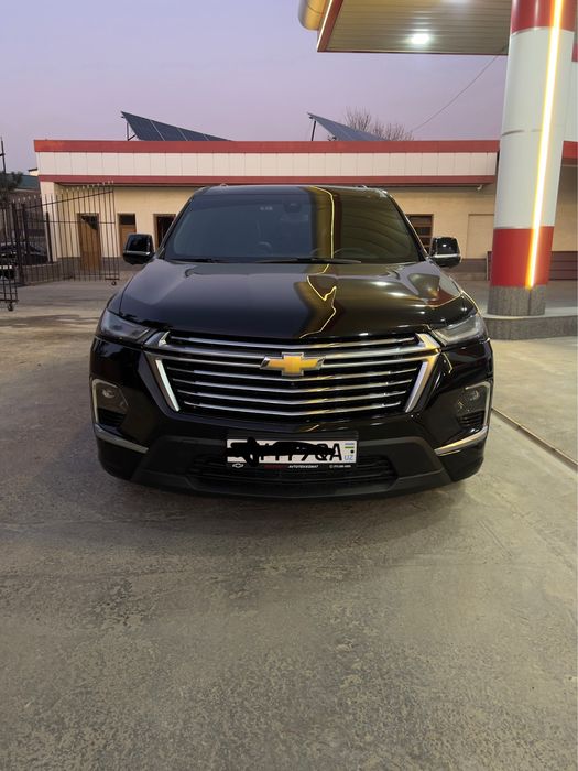 Chevrolet Traverse 2023 год 13000 км автоматический порог