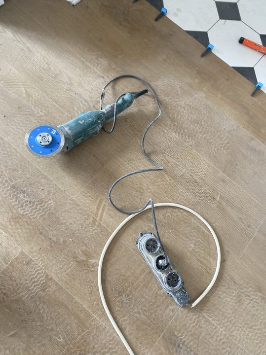 Продается болгарка 1255