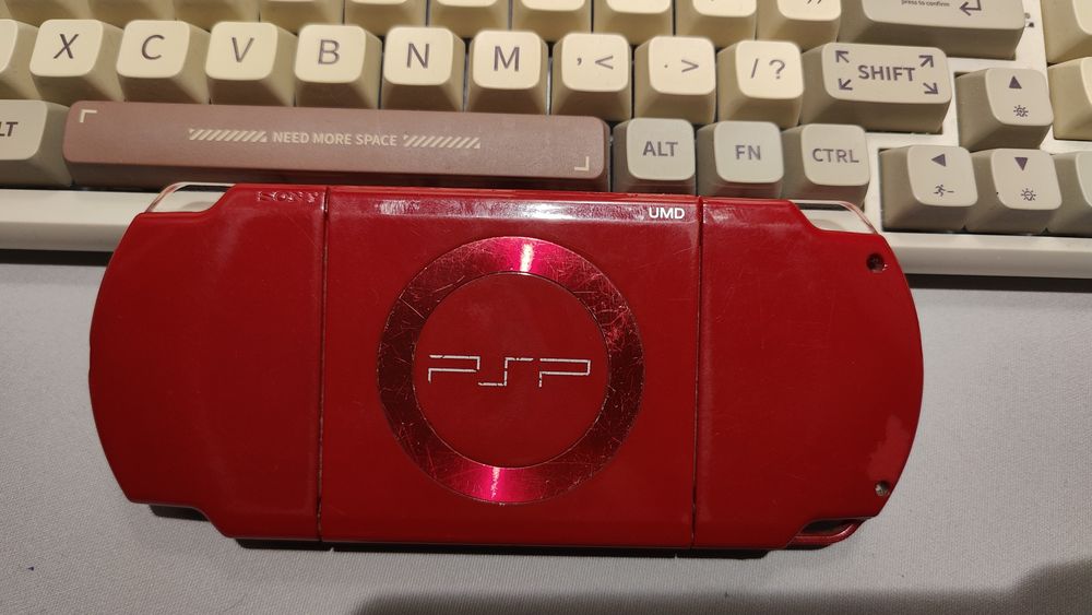 Sony PSP 2000 Deep Red