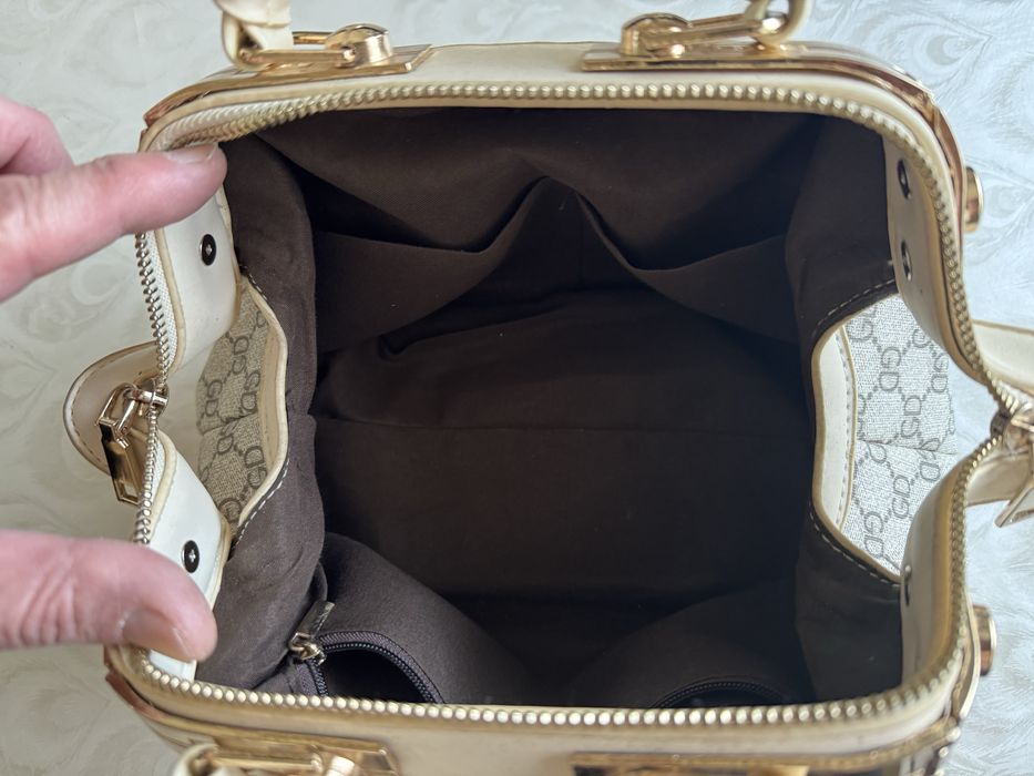 Продам  женские сумки