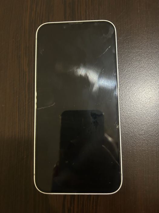iPhone 16e  - в гаранция