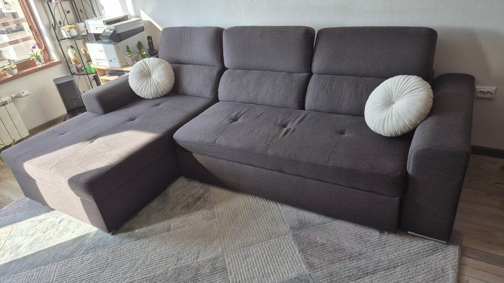 Запазен разтегателен диван