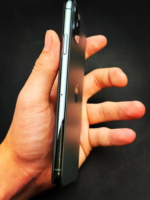 Продам Iphone 11 pro max