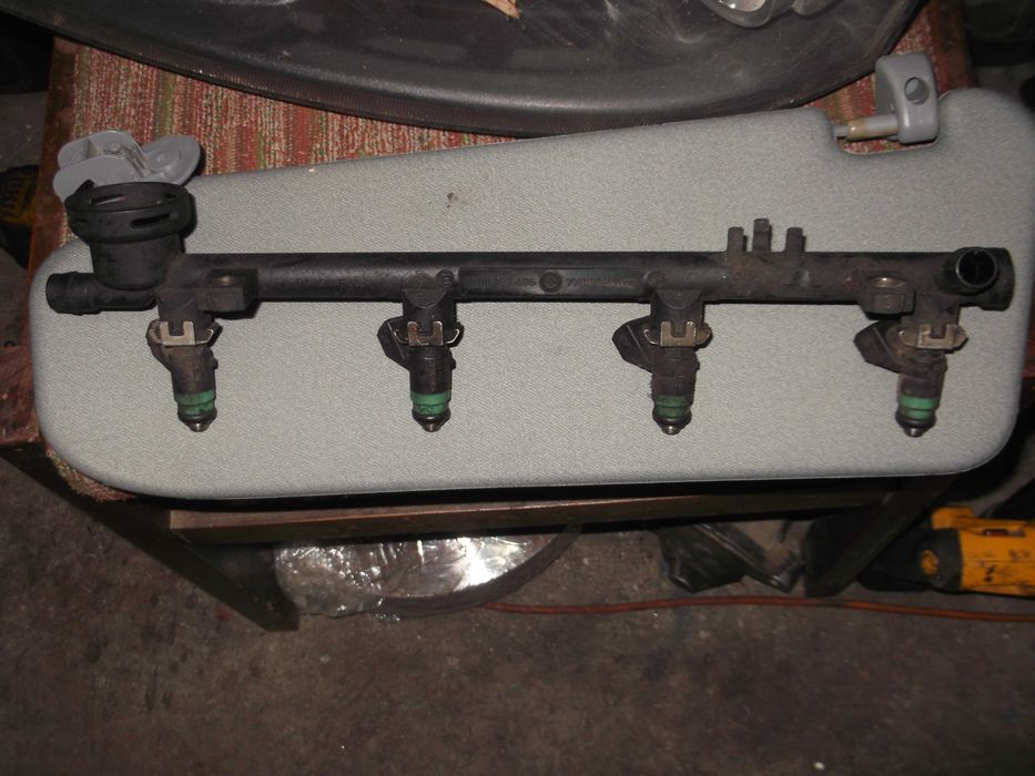 Бензинови дюзи за Рено Лагуна 1.6 16в 2003 год.