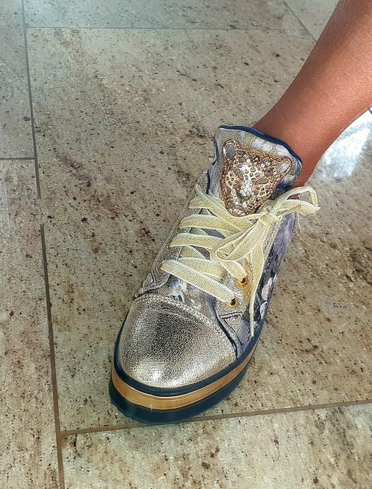 Pantofi sport, Ravin
