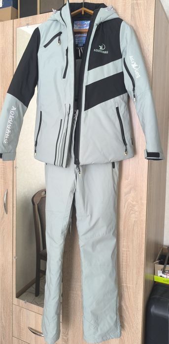 Женский лыжный костюм