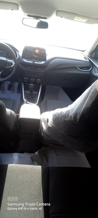 Onix sotiladi 3pozitsiya 2023 /2024 yili 3000 probeg kraska tozza