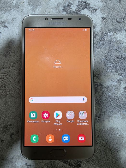 Samsung J4 32гб память