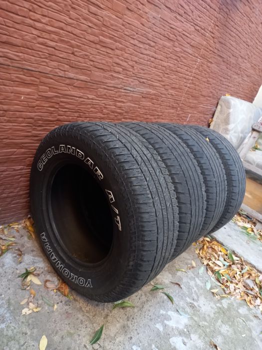 Продам шины от тайота прадо