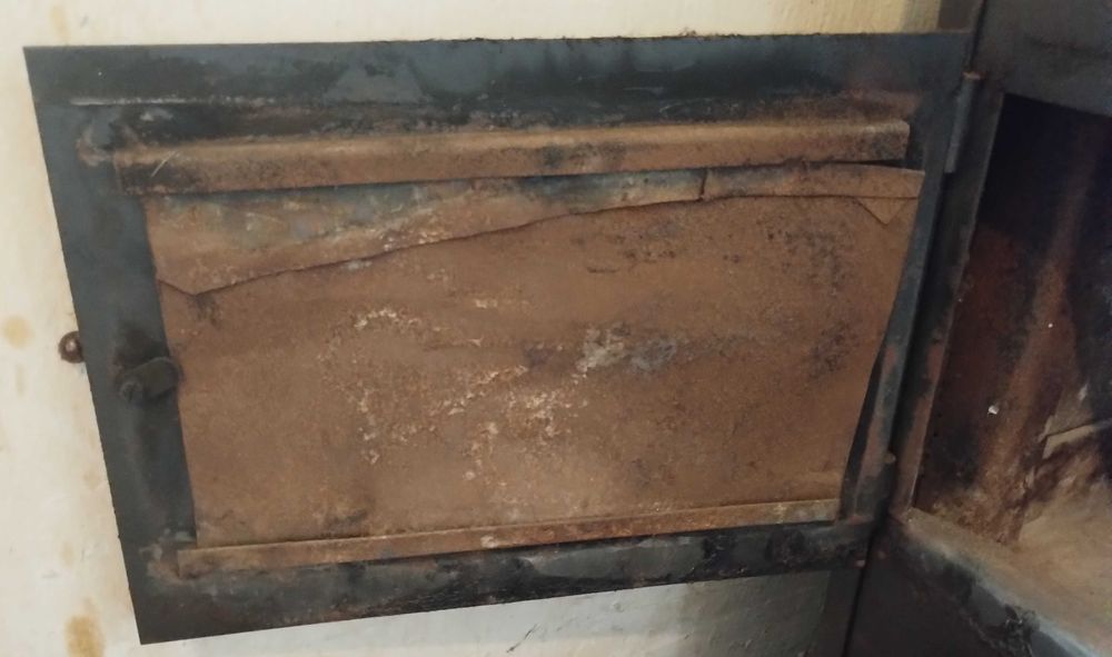 Камина за отопление на дърва