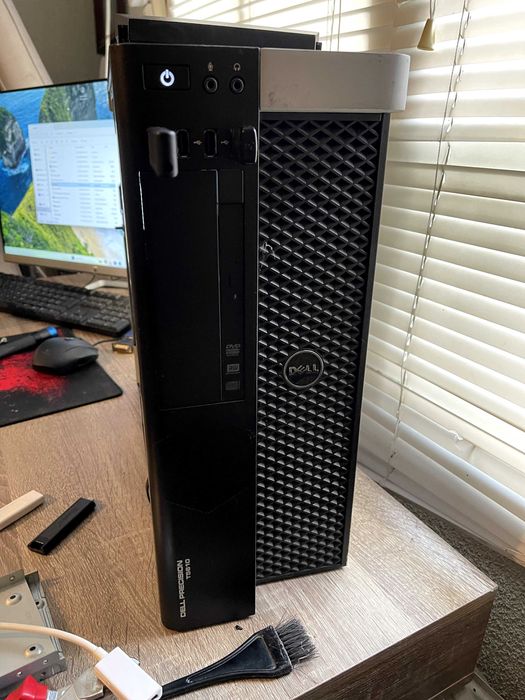 Workstation Dell Xeon E5-2609 v2 32GB RAM Total Quadro K2000 SSD + 2TB