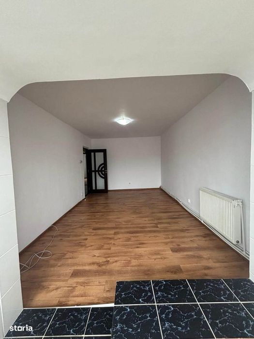 De vanzare apartament decomandat cu 3 camere,2 balcoane,78mp,79900euro