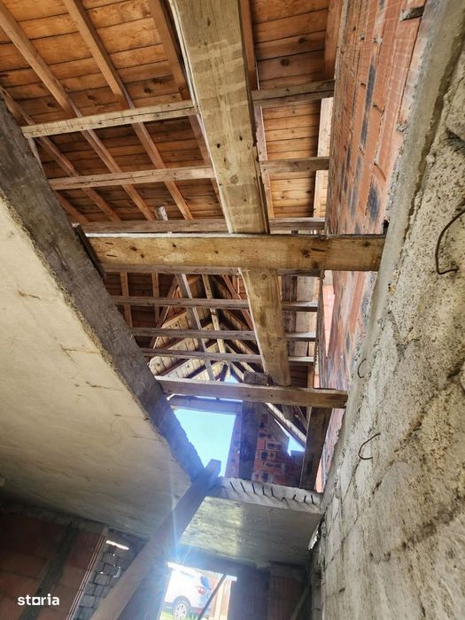 Vila la rosu situata in Bacau str Ciresoaei