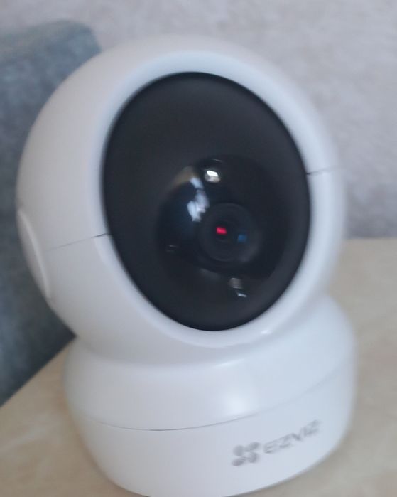 Camera ezviz 360 gradus buriladi