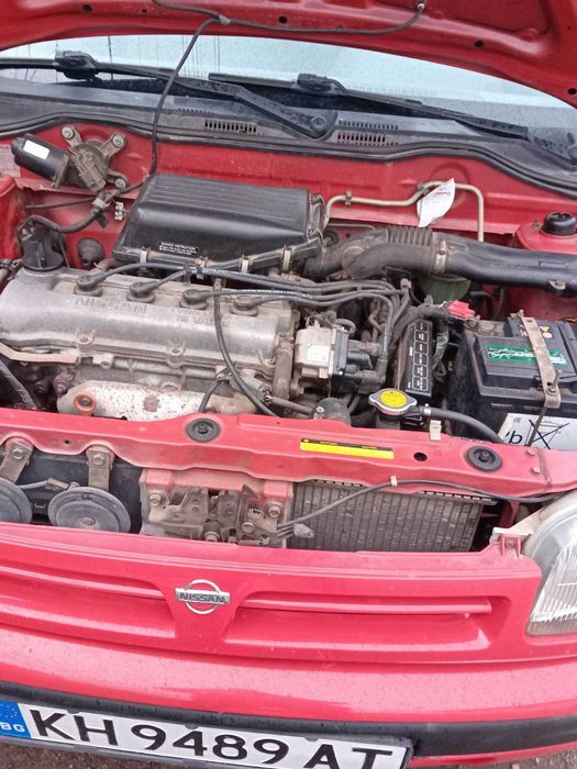 Продавам Нисан Микра