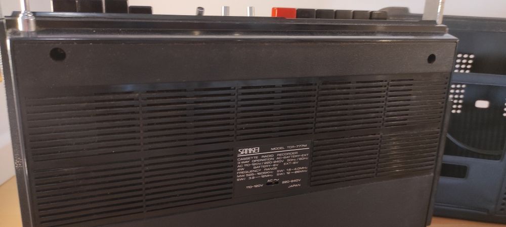 Radiocasetofon Sankei TCR-777M