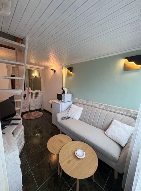 Дава се под наем Едностаен апартамент в София, Лозенец - 25 кв.м за 375 € - Снимка #2