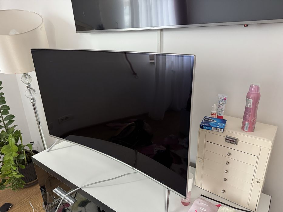 Tv smart samsung curbat