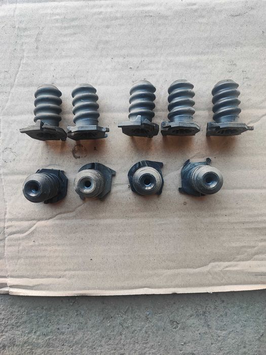 Тапи капачки болтове скоба държачи от Мерцедес