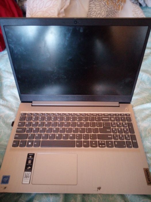 Lenovo IdeaPad 3 típusú laptop.