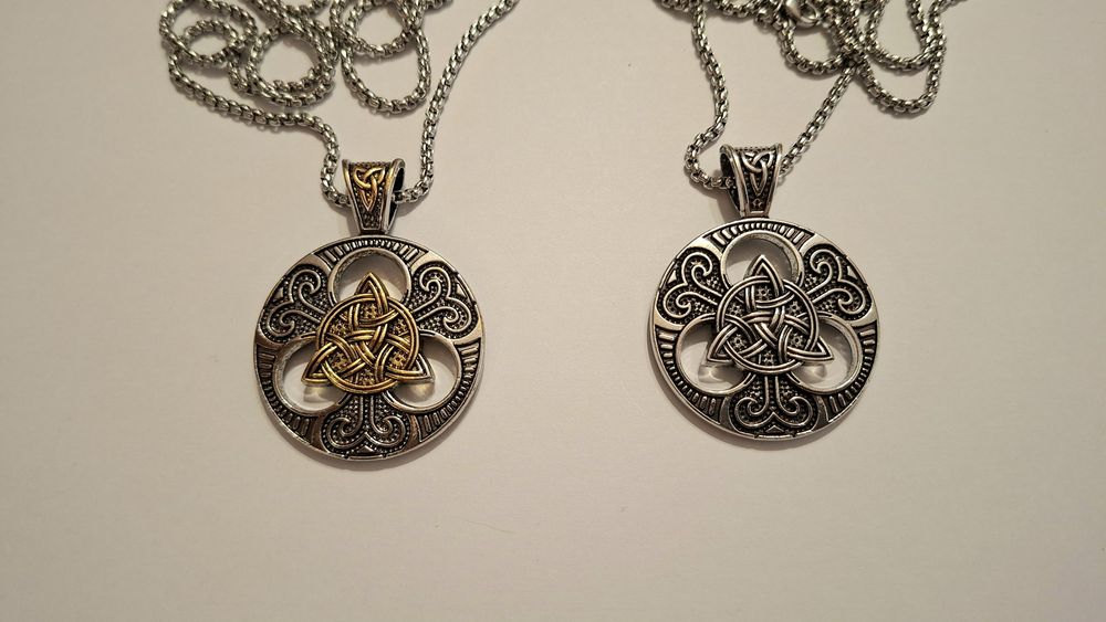 Pandantiv nod celtic.