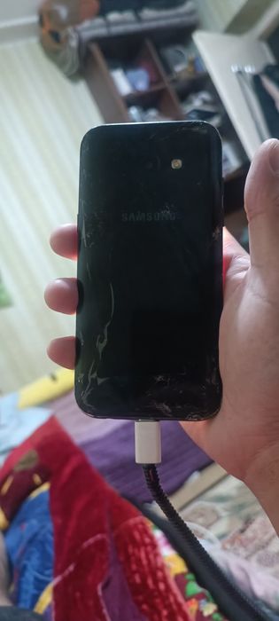Продам Samsung Galaxy A5 (2017).