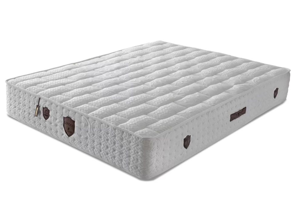 Тапицирано легло London