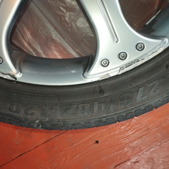 Продам диски с резинами 275/40ZR20