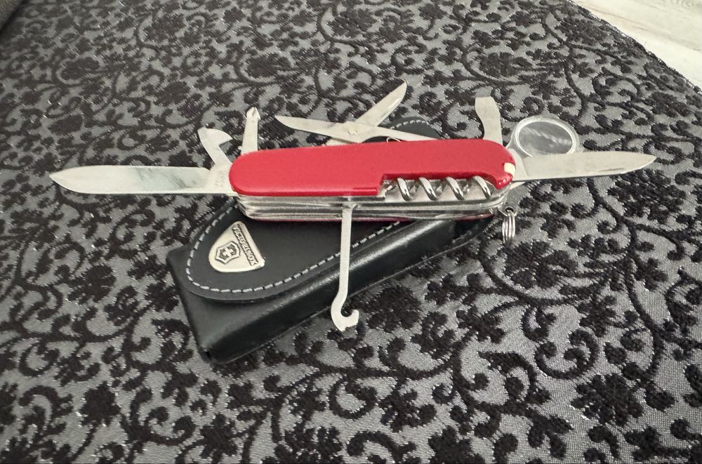 Нож Victorinoх и Колекционерски нож за цигари Donatus Solingen