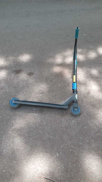 Продается самокат трюковый