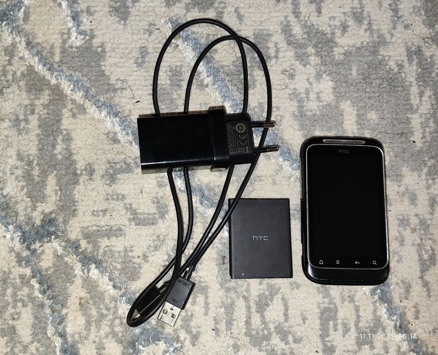 Смартфоны Galaxy A51 и HTC Wildfire S