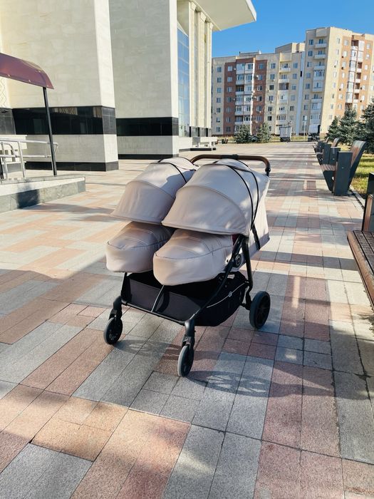 Продам коляску для двойни