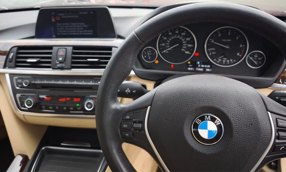 Dezmembrez BMW 320d X-drive 4x4 F31 Luxury,Navi,Xenon,Recaro crem,suspensie adaptiva,carlig -Culoare: Melbourne Red Metallic