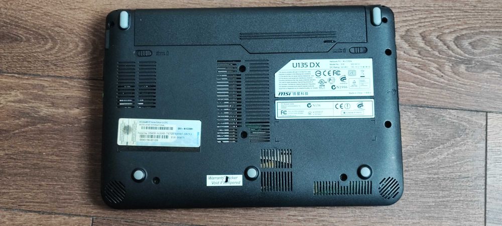Лаптоп  MSI U135 DX